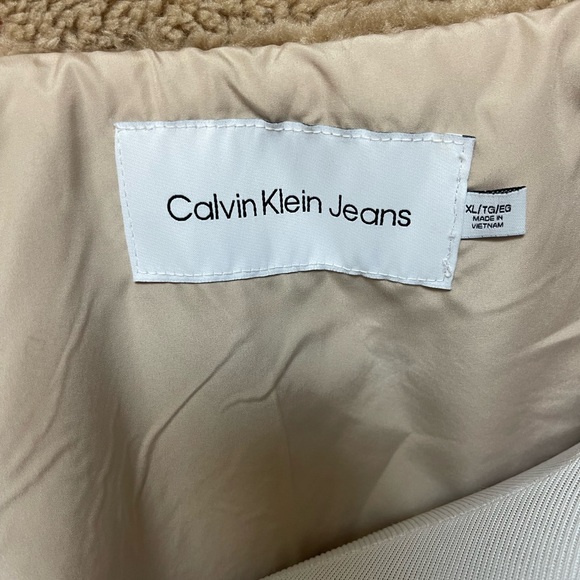 Calvin Klein Sherpa button down vest - Picture 12 of 14